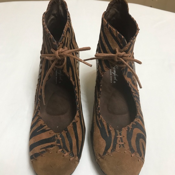 Shoes - Picture 6 of 10